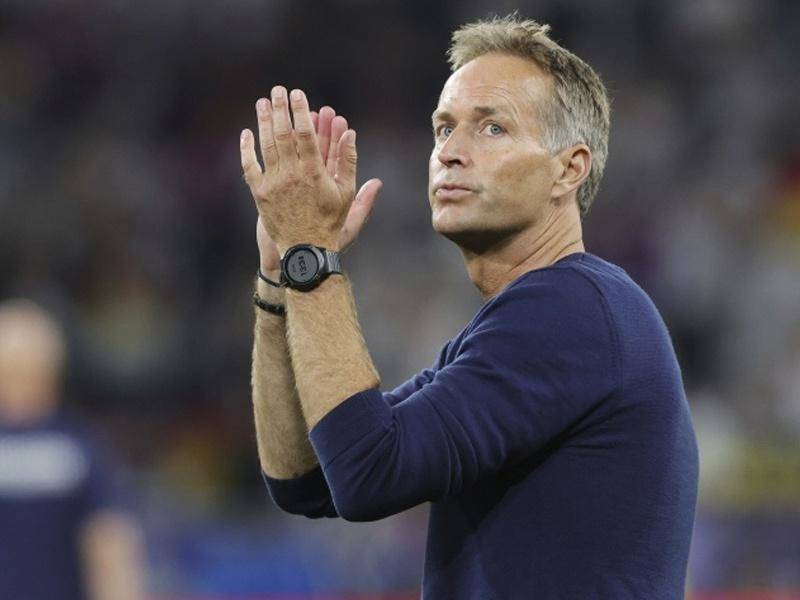 改变！霍伊伦夺冠暗讽曼联，滕哈格下课后，勒沃库森冲进前三